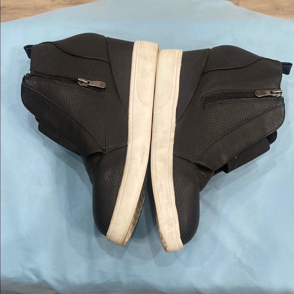 Black Women's High-Top Sneakers - Picture 2 of 8